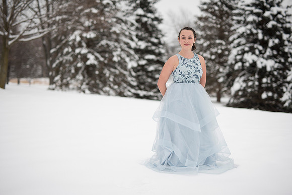 OliviaAverySnow_005