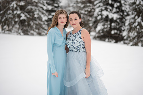 OliviaAverySnow_011