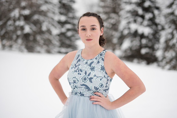 OliviaAverySnow_019