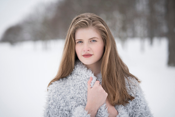 OliviaAverySnow_034