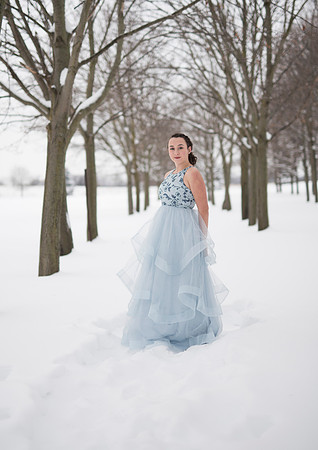 OliviaAverySnow_035