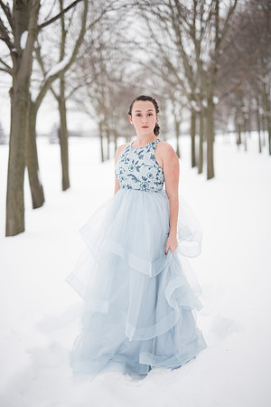 OliviaAverySnow_040