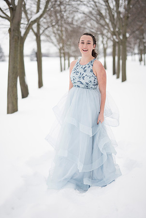 OliviaAverySnow_042