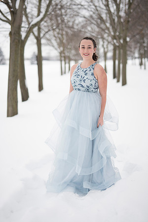 OliviaAverySnow_043