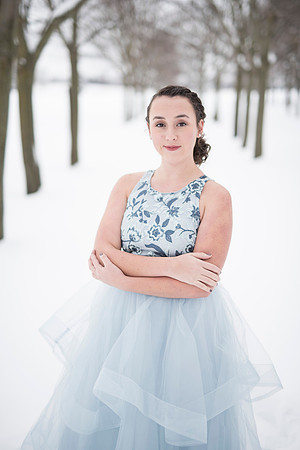 OliviaAverySnow_051