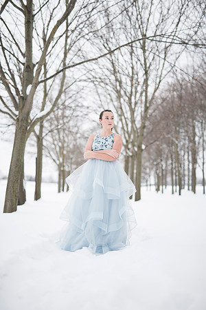 OliviaAverySnow_055