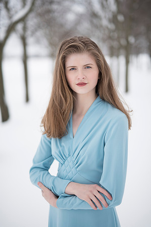 OliviaAverySnow_056