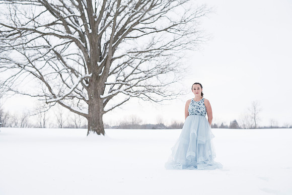 OliviaAverySnow_061