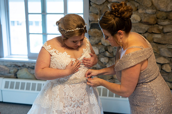 BrittanyandDanGettingReady089