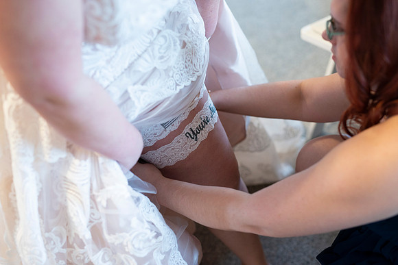 BrittanyandDanGettingReady092
