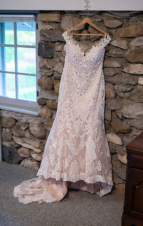 BrittanyandDanGettingReady065