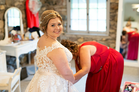 BrittanyandDanGettingReady093