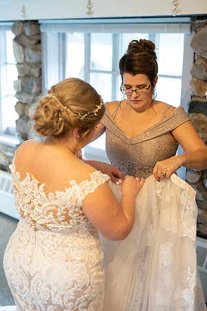 BrittanyandDanGettingReady085