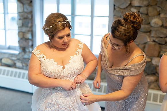 BrittanyandDanGettingReady086